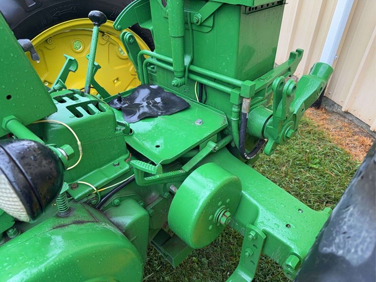 john-deere-520-image-35