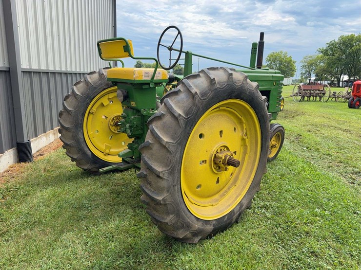 john-deere-b-image-4