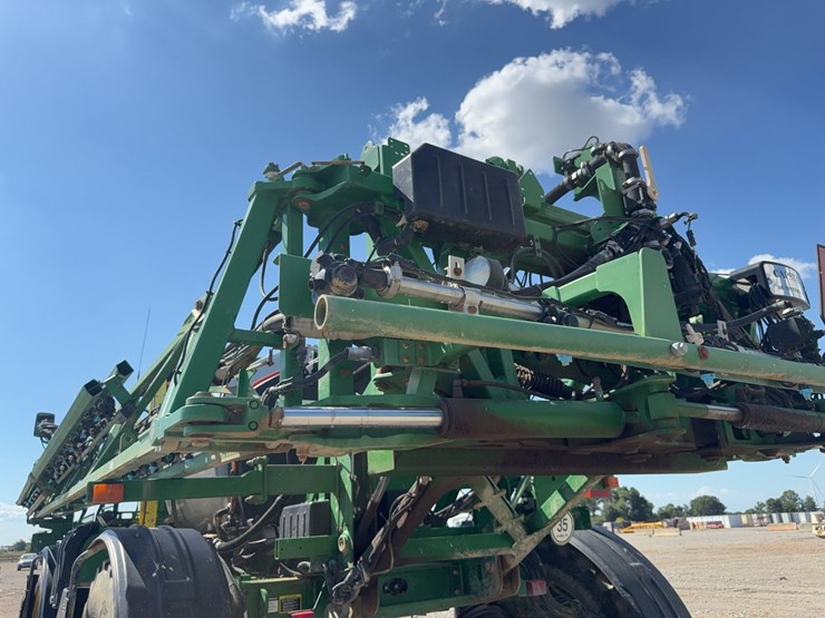 2016-john-deere-r4038-image-49