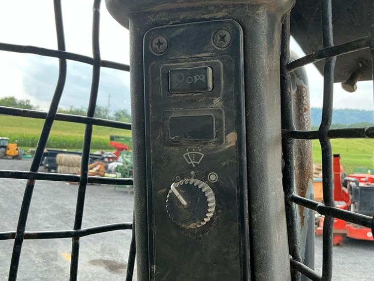 2005-john-deere-540-image-31