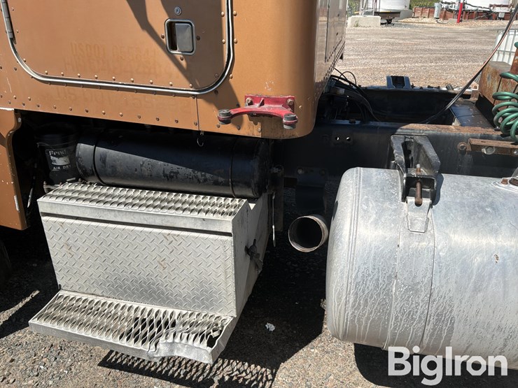 1992-peterbilt-378-image-16