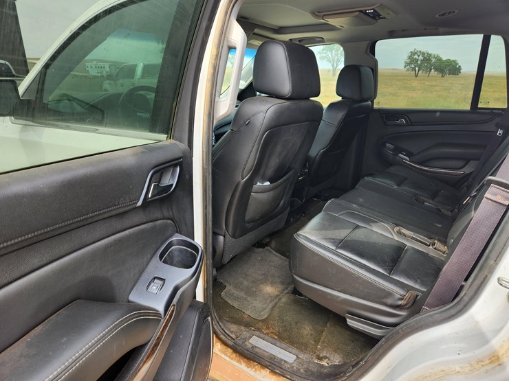 2015-chevrolet-tahoe-lt-image-45
