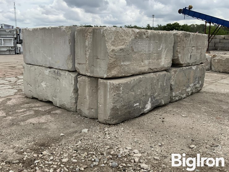 6'-x-3'-x-2.5'-interlocking-concrete-blocks-image-11