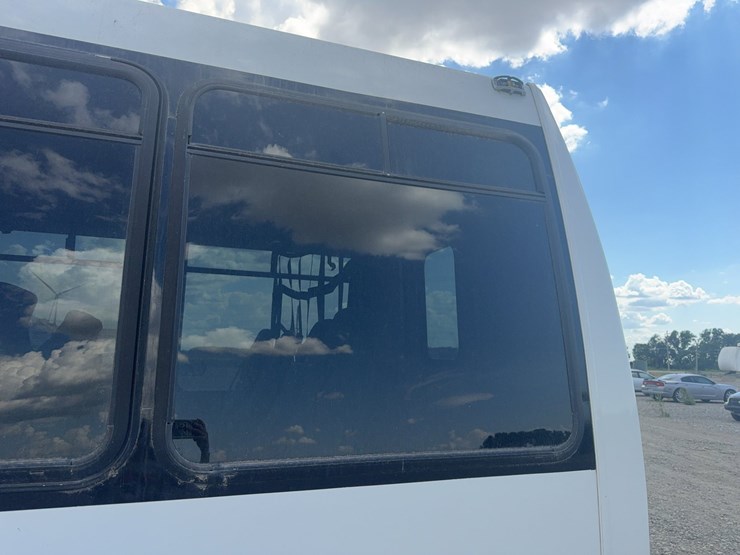 2006-ford-e450-image-19