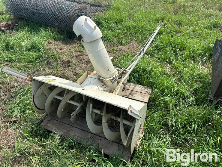 cub-cadet-190-450-snow-blower-attachment-image-3