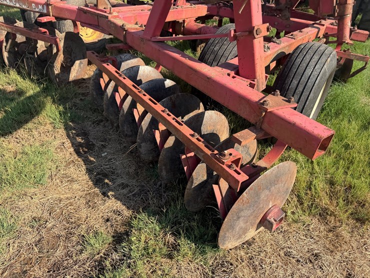 massey-ferguson-820-image-16