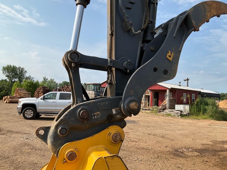 2023-john-deere-245-image-26