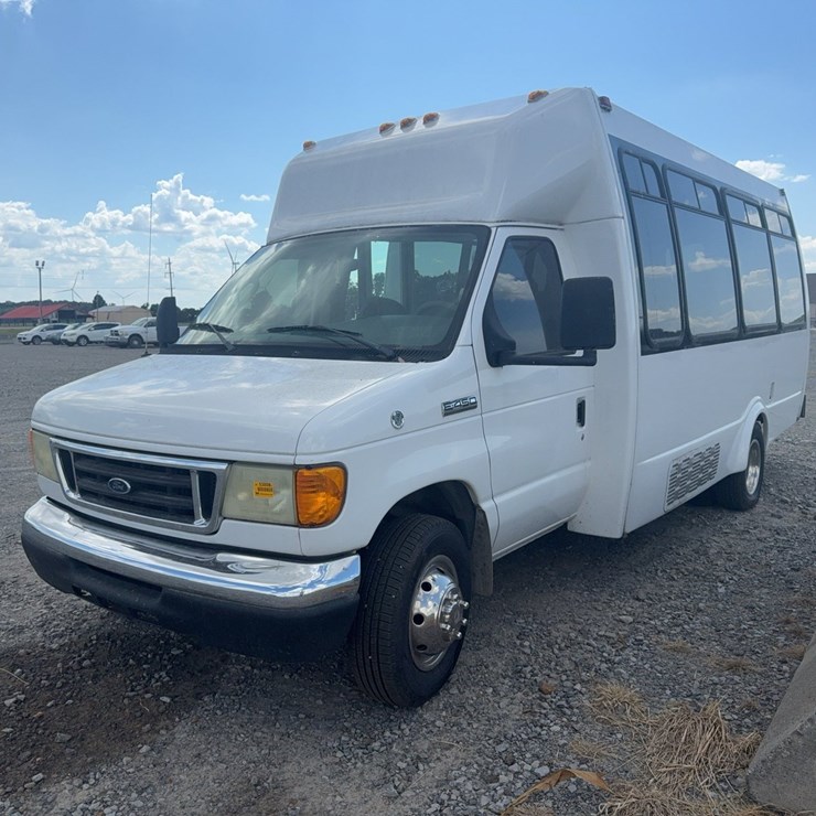 2006 FORD E450