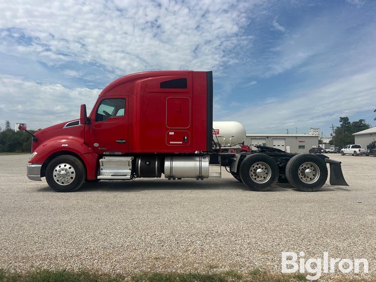 2019-kenworth-t680-image-8