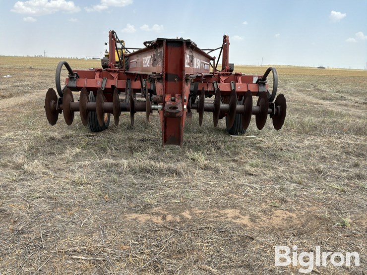 hesston-2540-image-2