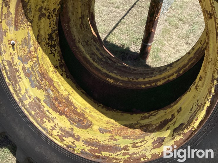 john-deere-520-image-10