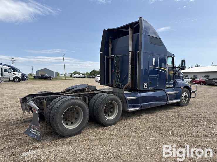 2011-kenworth-t600-image-5