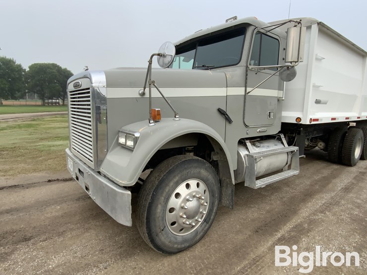 1997-freightliner-fld120-image-11