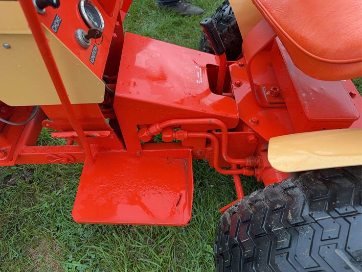 case-130-garden-tractor-image-21
