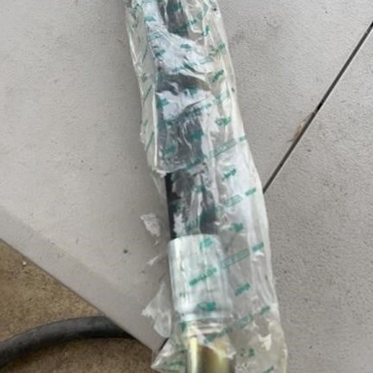 Komatsu hydraulic line