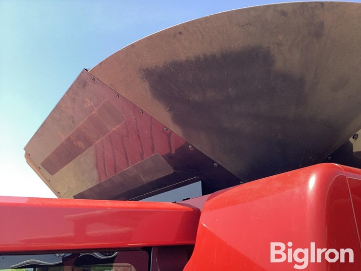 2011-case-ih-6088-image-18