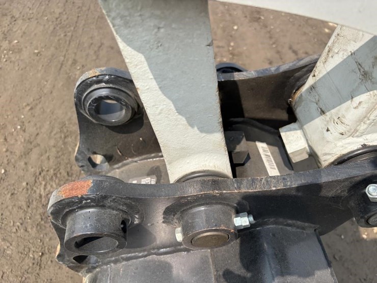 2026-takeuchi-tb235-2-image-14