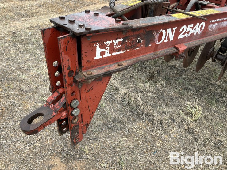 hesston-2540-image-10