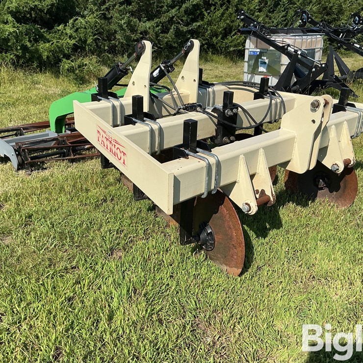 PATRIOT PIVOT TRACK CLOSER