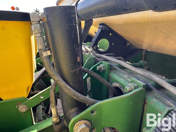 john-deere-7200-image-17