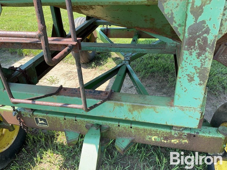 john-deere-1065-image-12