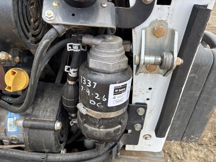 2017-bobcat-t595-image-36