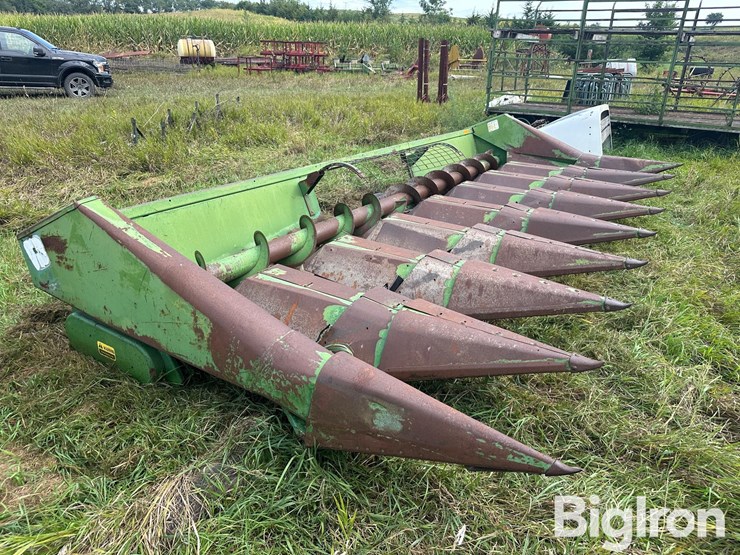 john-deere-8r30-corn-head-image-2