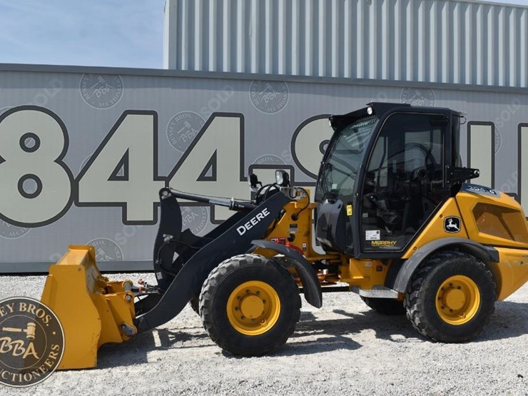 2024-deere-204-g-tier-image-3