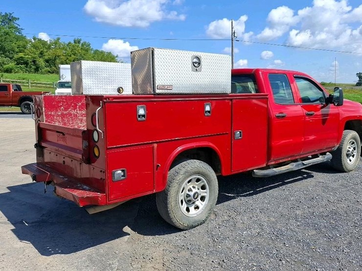 2015-chevrolet-3500-image-8