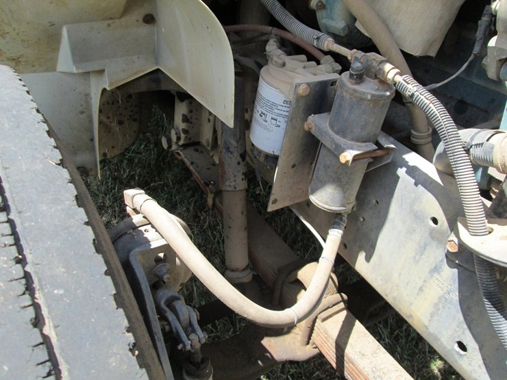 2001-international-4700-image-17