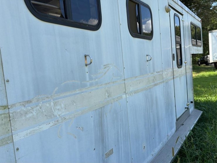 #660-•-sundowner-4-horse-trailer-image-15