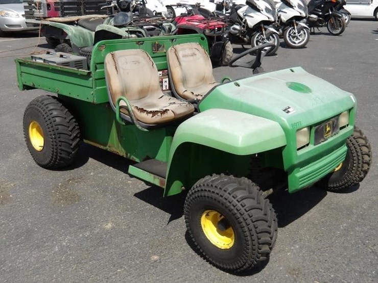 2021-john-deere-gator-image-2