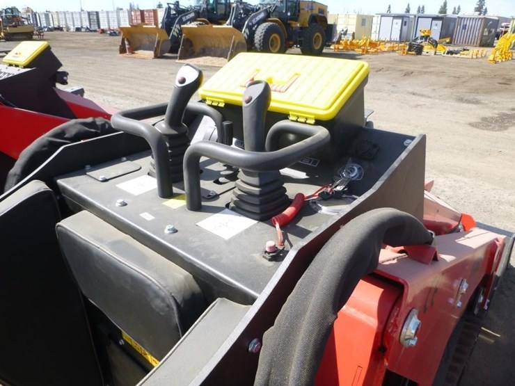 sdlool-1050k-skid-steer-track-loader-image-14