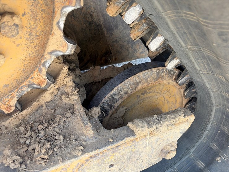 2012-caterpillar-279c2-image-9