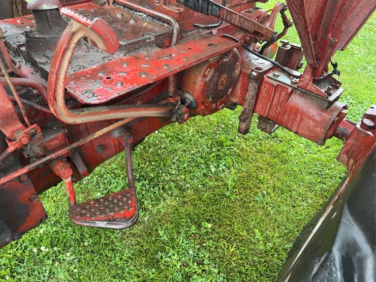 farmall-504-image-37