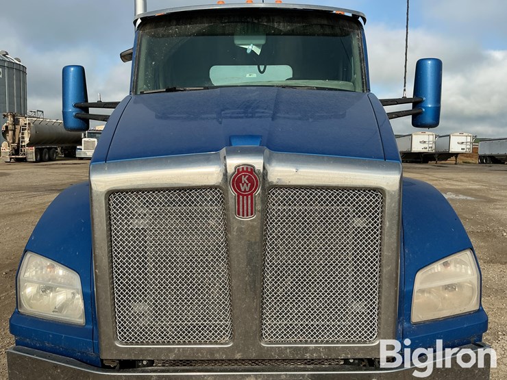 2019-kenworth-t880-image-18