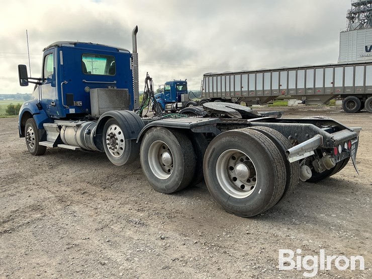 2019-kenworth-t880-image-7