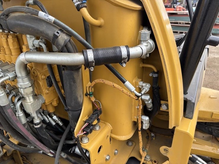 2015-caterpillar-303e-hydraulic-excavator-image-38