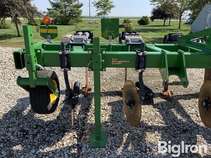 2015-john-deere-5-image-16