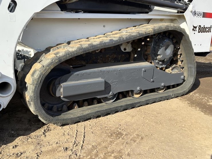 2020-bobcat-t450-image-16