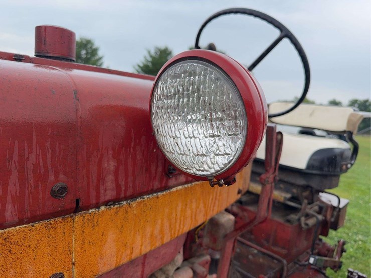farmall-504-image-40