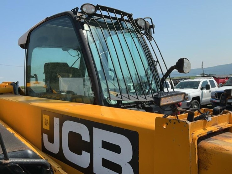 2012-jcb-550-image-41
