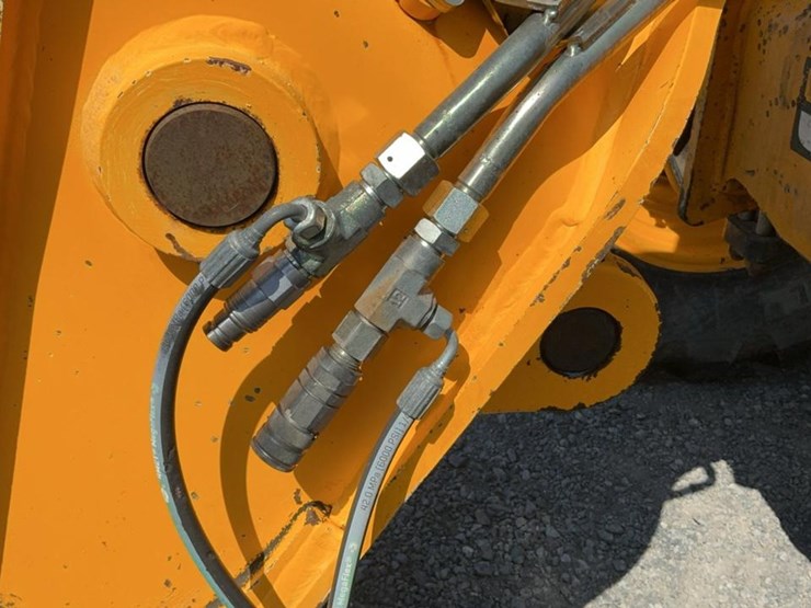 2012-jcb-550-image-37
