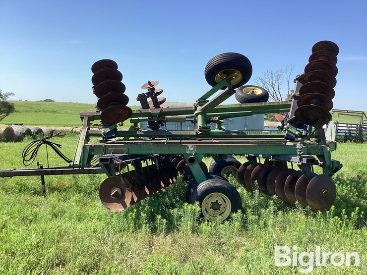 john-deere-331-image-8