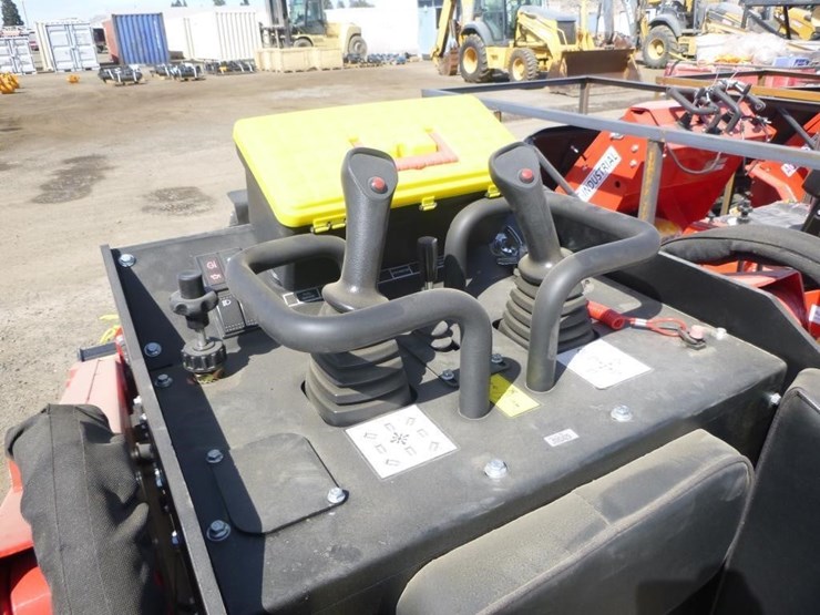 sdlool-1050k-skid-steer-track-loader-image-13