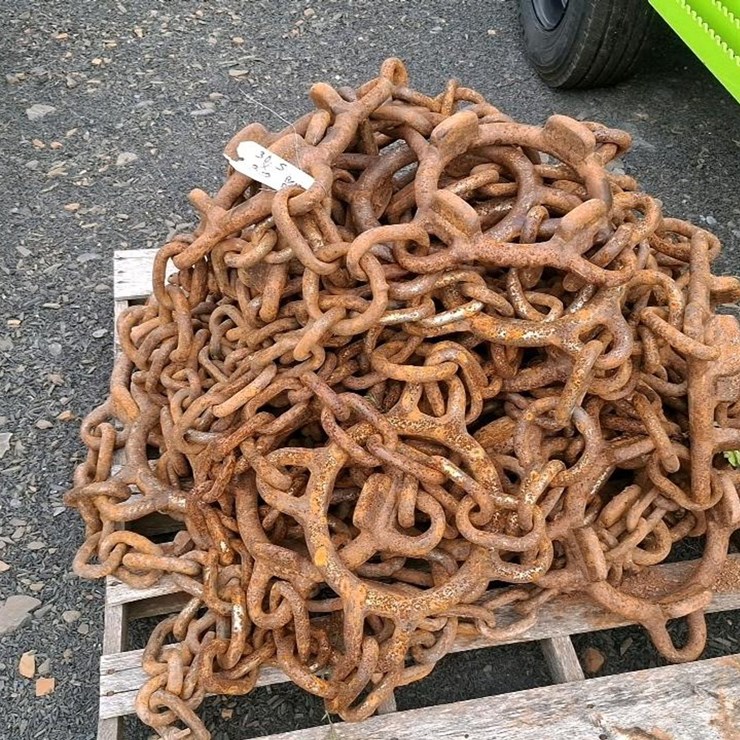 #246 • Bear Claw Tire Chains