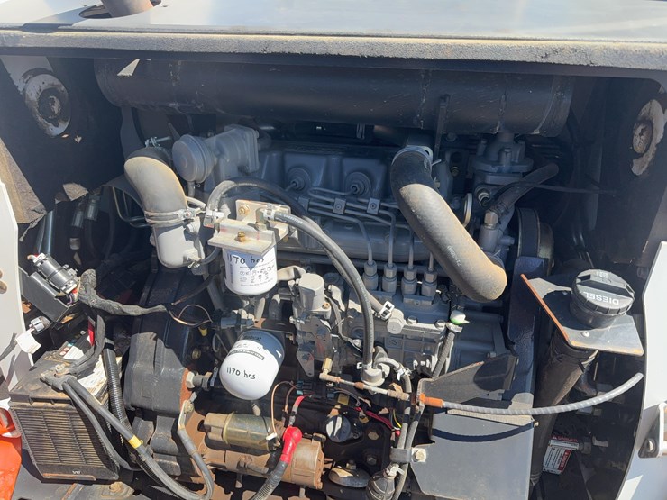 2011-bobcat-s750-image-9