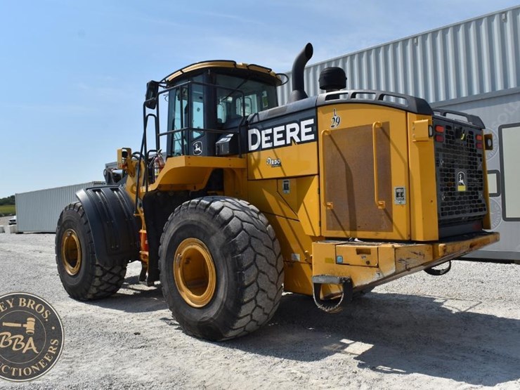 2019-deere-744kii-image-17