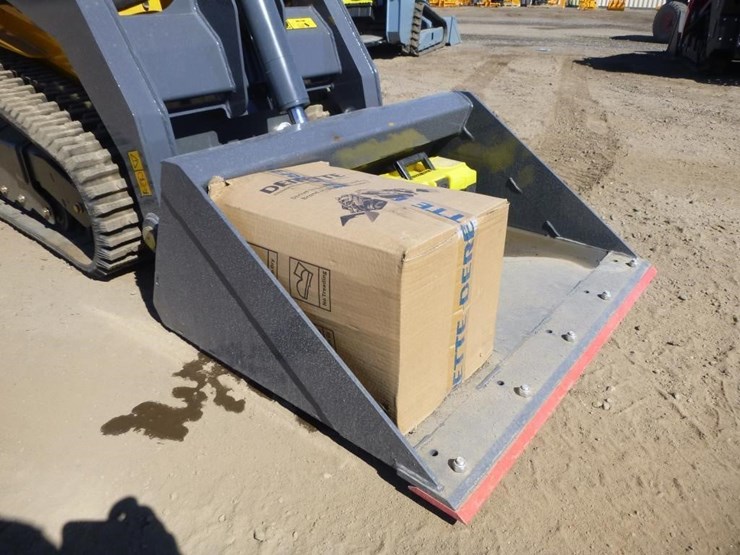 2026-derette-xc1100-skid-steer-track-loader-image-8