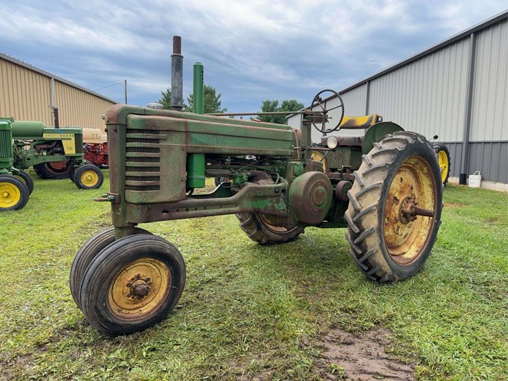 john-deere-b-image-1